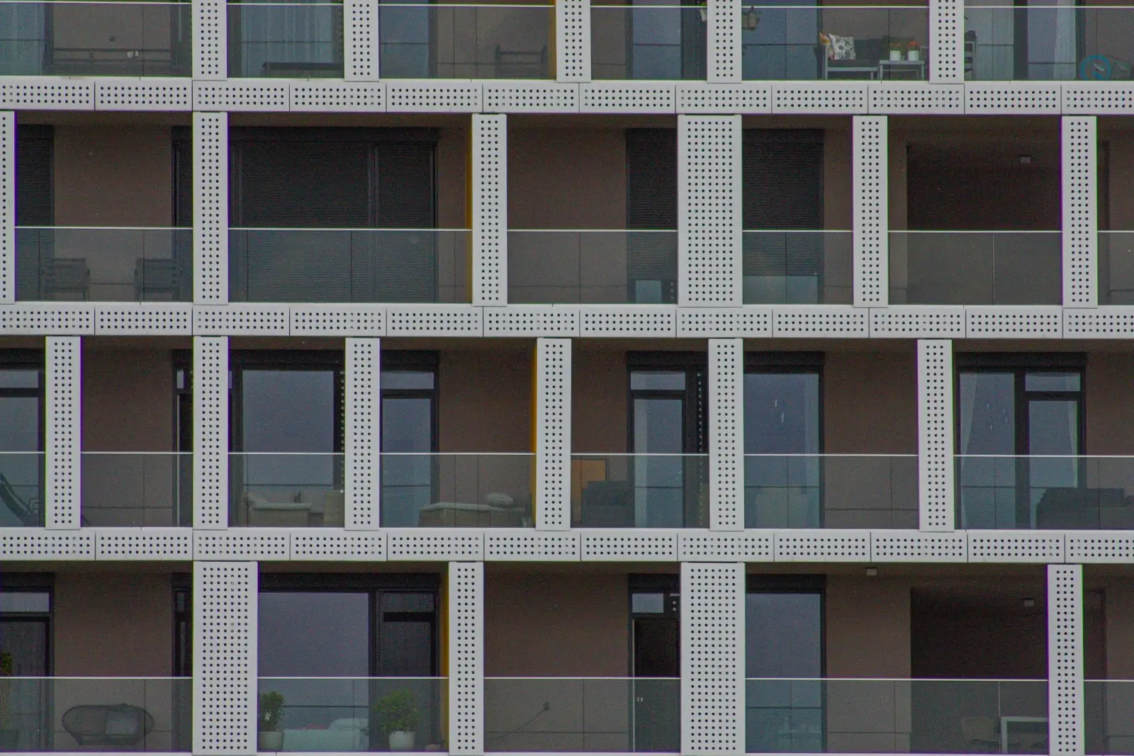 RE2020 : quelle est l'empreinte carbone d'un bâtiment neuf (et pourquoi le béton pèse si lourd)