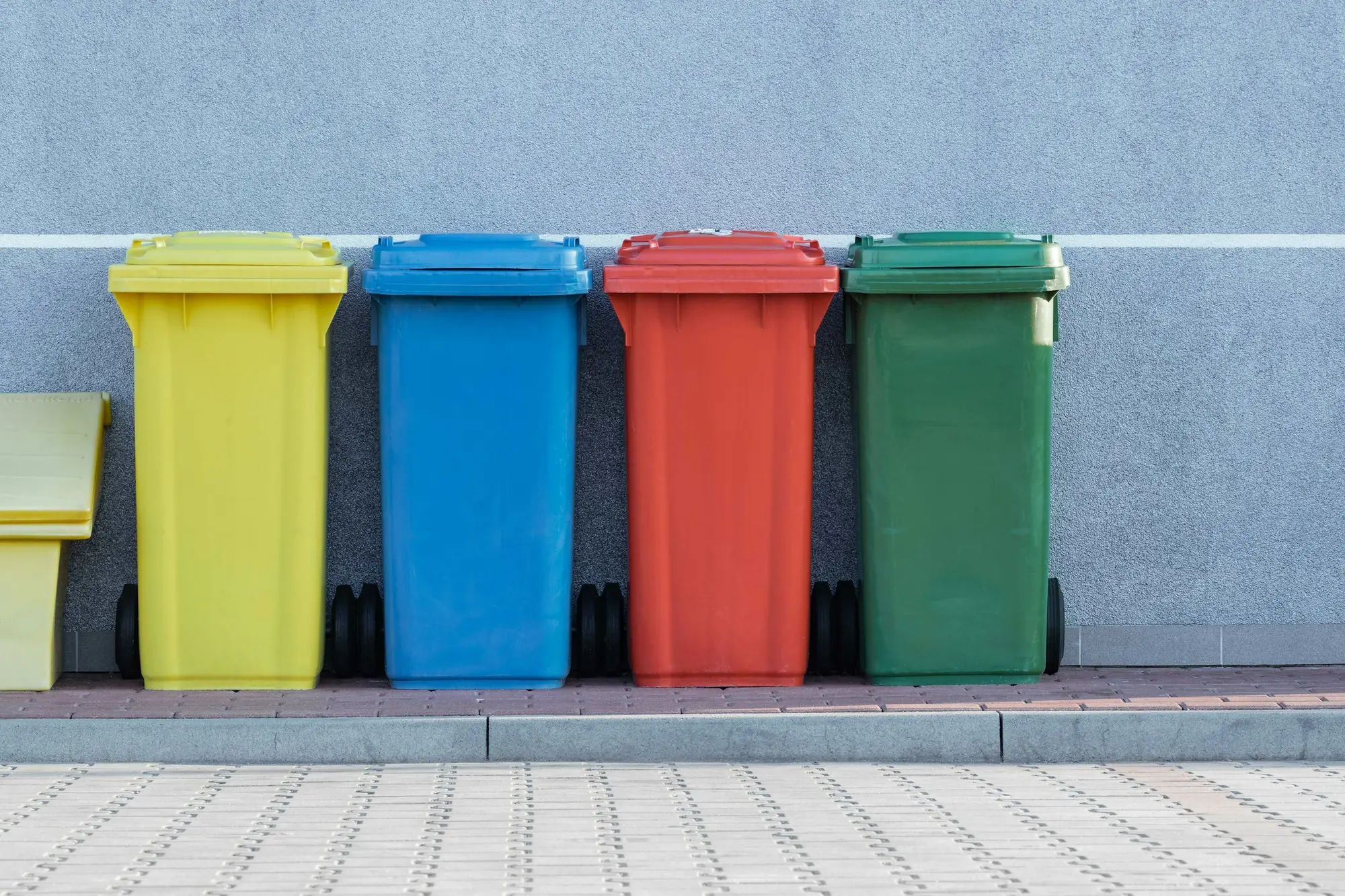 Plastique recyclé PPWR : les seuils obligatoires