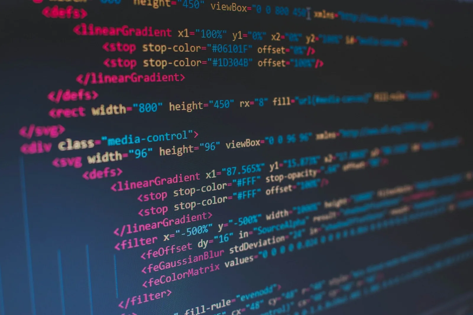 Source code displayed on a screen: the weight of JavaScript and image optimisation are the two main eco-design levers